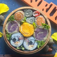 Snapdishの料理写真:くるくる巻き巻きHalloween〜おばけUver🍙弁当