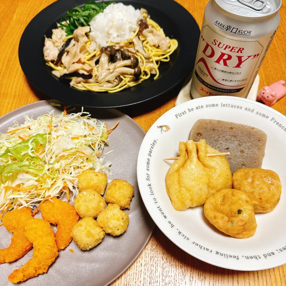 Snapdishの料理写真:きのこの和風おろしパスタ
コロコロチキンとかエビフライとか
おでんのつゆが残ってるので、がんもどき・餅巾着・こんにゃく入れたよ|naoさん