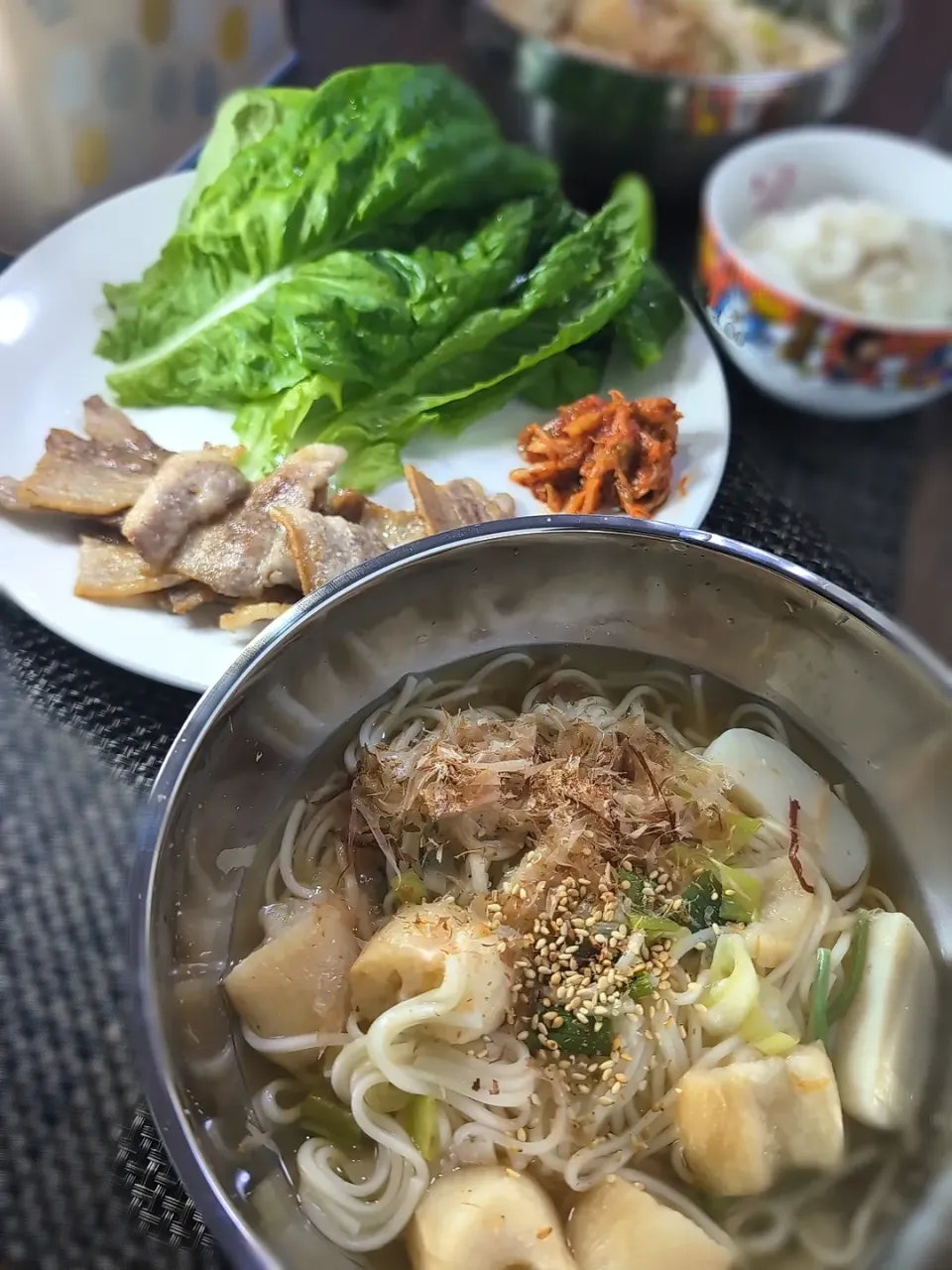 Snapdishの料理写真:温麺＆豚バラ焼き肉|テケテケさん