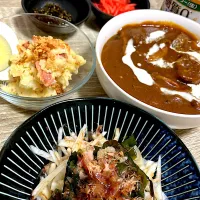 Snapdishの料理写真:牛肉とキノコカレーの晩御飯|こもず♪さん