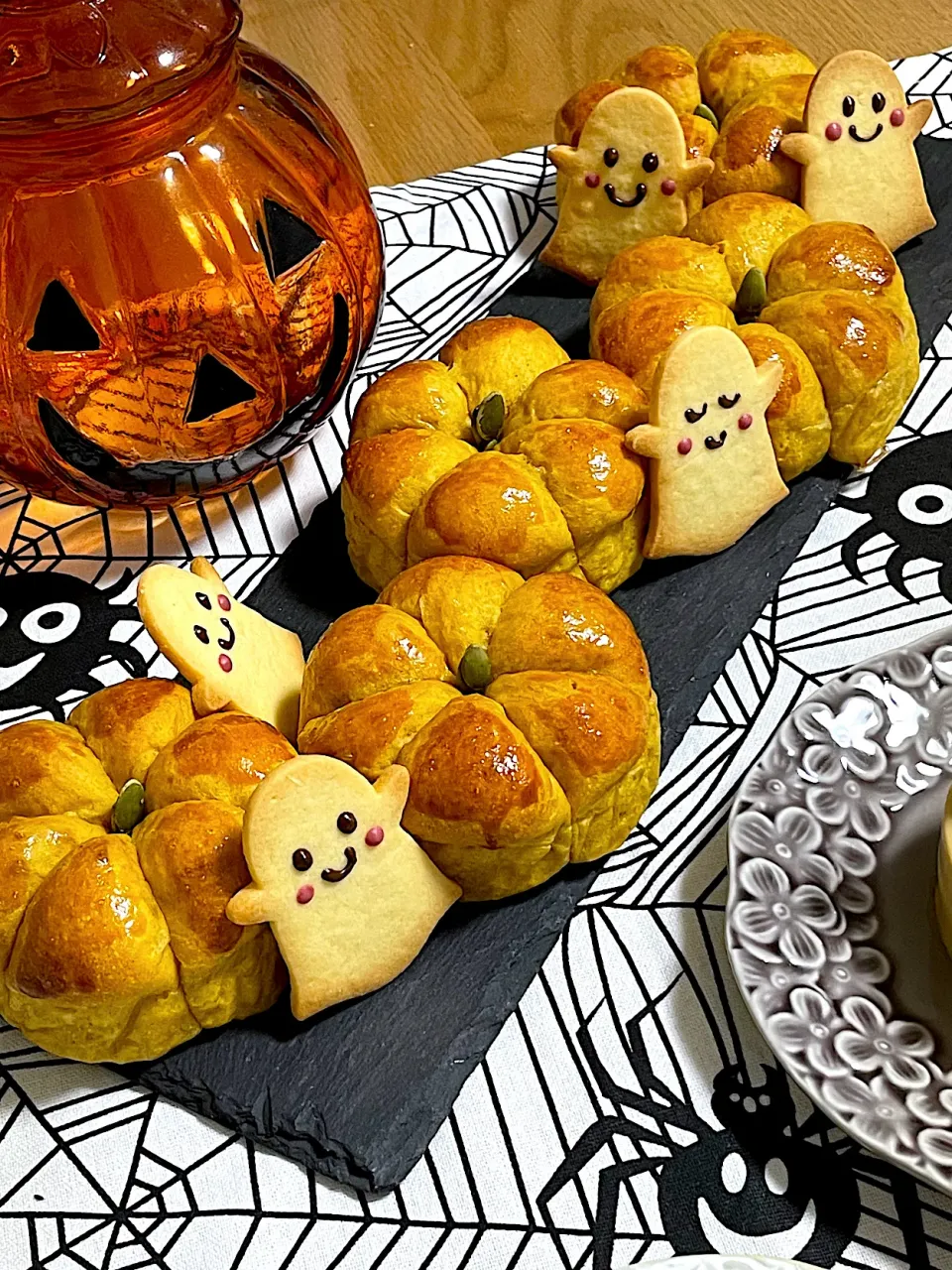 🎃かぼちゃのパンとおばけクッキー👻|シフォンさん