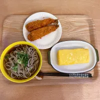 Snapdishの料理写真:お蕎麦とだし巻き定食🥢| mayuさん