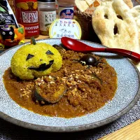 Snapdishの料理写真:YOUKIで旅するカレーなるハロウィン🎃2024   ハロウィンキーマカレー