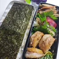 Snapdishの料理写真:☆高校生弁当☆もち麦入りオカカ海苔ごはん、金平牛蒡、薩摩芋レモン煮、竹輪磯揚げ、蓮根挟み焼き、ほうれん草胡麻和え、蒟蒻ゼリー|ｼｮｺﾗさん