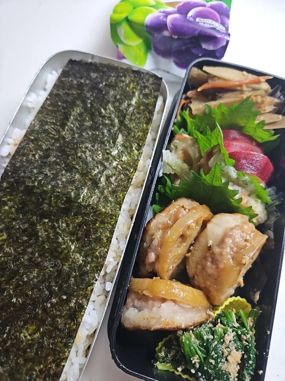 ☆高校生弁当☆もち麦入りオカカ海苔ごはん、金平牛蒡、薩摩芋レモン煮、竹輪磯揚げ、蓮根挟み焼き、ほうれん草胡麻和え、蒟蒻ゼリー|ｼｮｺﾗさん