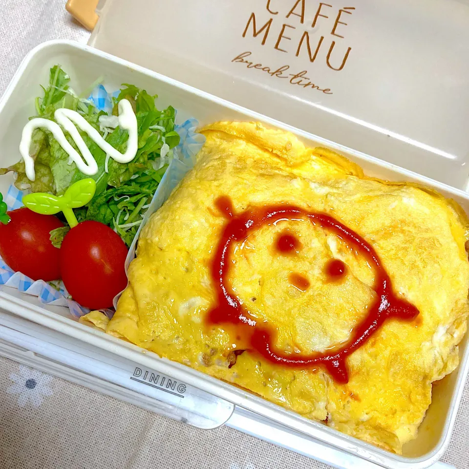 Snapdishの料理写真:2024.10.31   オムライス　（すみっこぐらし …ほこり）|ママさん