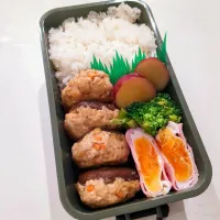 Snapdishの料理写真:しいたけバーグ弁当🌷|きゅーさん