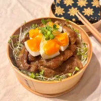 Snapdishの料理写真:豚丼弁当。|chocohimeさん