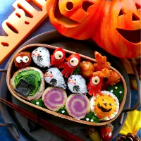 Snapdishの料理写真:Halloweenおばけ海苔巻🍭弁当| kukulutomo ❁𓎪 ⡱𓎩‎𐩢𐩺𓎪 ⡱さん