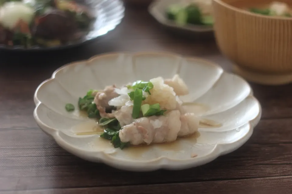 かいわれ大根の豚肉巻きレンジ蒸しおろしポン酢|ちいさなしあわせキッチンさん