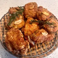 Snapdishの料理写真:Rosemary garlic fried chicken|🌺IAnneさん