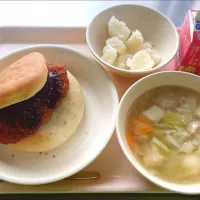 Snapdishの料理写真:今日の給食(10/31)🎃🦇🕸|えっちゃんさん