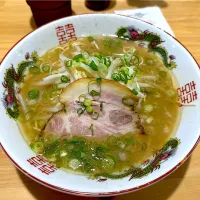 Snapdishの料理写真:今日のランチは、豚骨ラーメン🍜