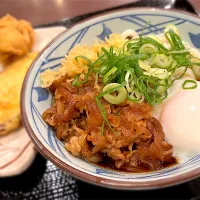 Snapdishの料理写真:肉玉ぶっかけ冷＠丸亀製麺|toshi,I🍴さん