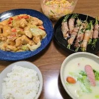 Snapdishの料理写真:鶏むねのマヨポン煮・豚の豆苗巻き炒め・春雨の酢の物・白菜とウィンナーのミルク煮・ご飯🌺|chiyukiさん