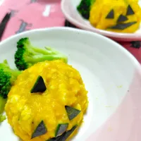 Snapdishの料理写真:ハロウィンかぼちゃ卵サラダ🎃|藤さんちのごはんさん