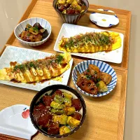 Snapdishの料理写真:マグロアボカド丼、ナスと鶏肉のすっぱ煮、とんぺい焼|kekekeさん