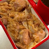 Snapdishの料理写真:鶏とキャベツのふわたま丼弁当|ぽんさん