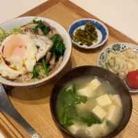 Snapdishの料理写真:目玉焼き丼|pontalさん