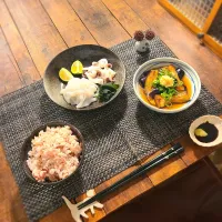 Snapdishの料理写真:イカのお刺身とナスの揚げ浸しと梅おかかごはん|KEITAさん