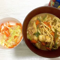 Snapdishの料理写真:カレーうどんと白菜にんじんのサラダ|きのこさん