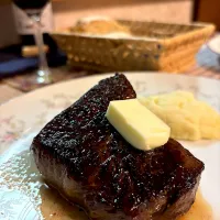 Snapdishの料理写真:よく焼きステーキ|かおポンさん