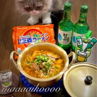 Snapdishの料理写真:韓国ラーメンとチャミスル🇰🇷|マイコさん