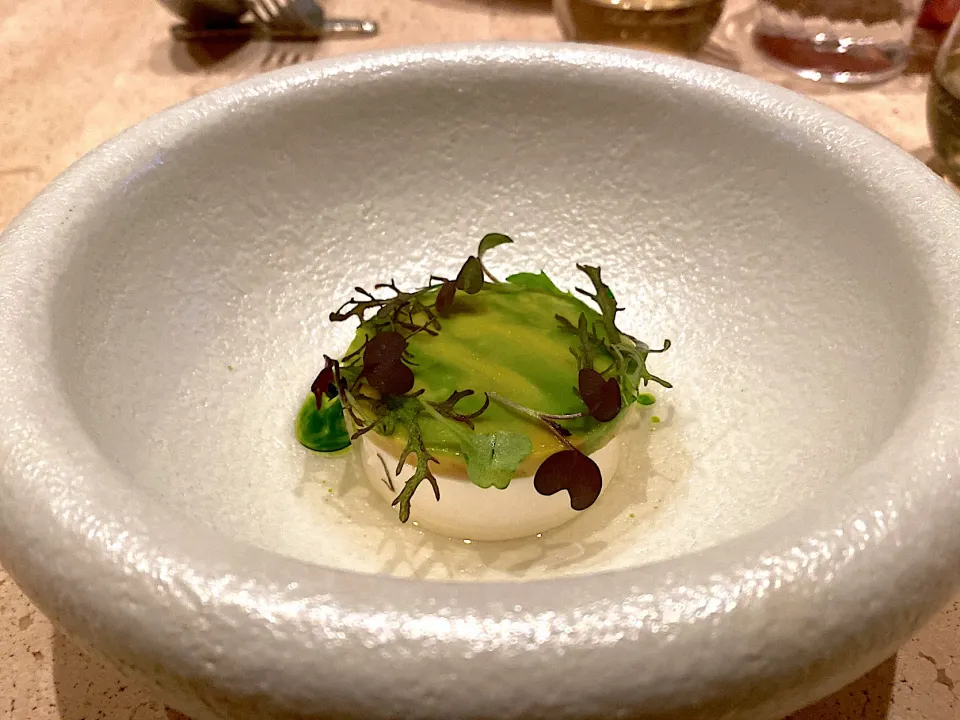 Creamy Tofu
Razor Clam, Avocado, Coffee Oil and Mustard Herbs|H2Oさん