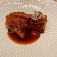 Snapdishの料理写真:Roasted Pigeon
Smoked Hard Tofu and Seven-Spice Pigeon Jus|H2Oさん