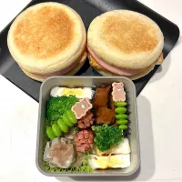 Snapdishの料理写真:ミートボール
チーズはんぺん
焼売
ウインナー
ブロッコリー
枝豆|ayumomさん