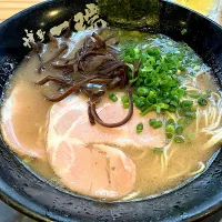 Snapdishの料理写真:豚骨ラーメン|しのぶさん