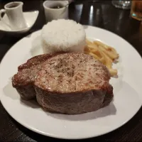 Snapdishの料理写真:ランチはポークステーキ