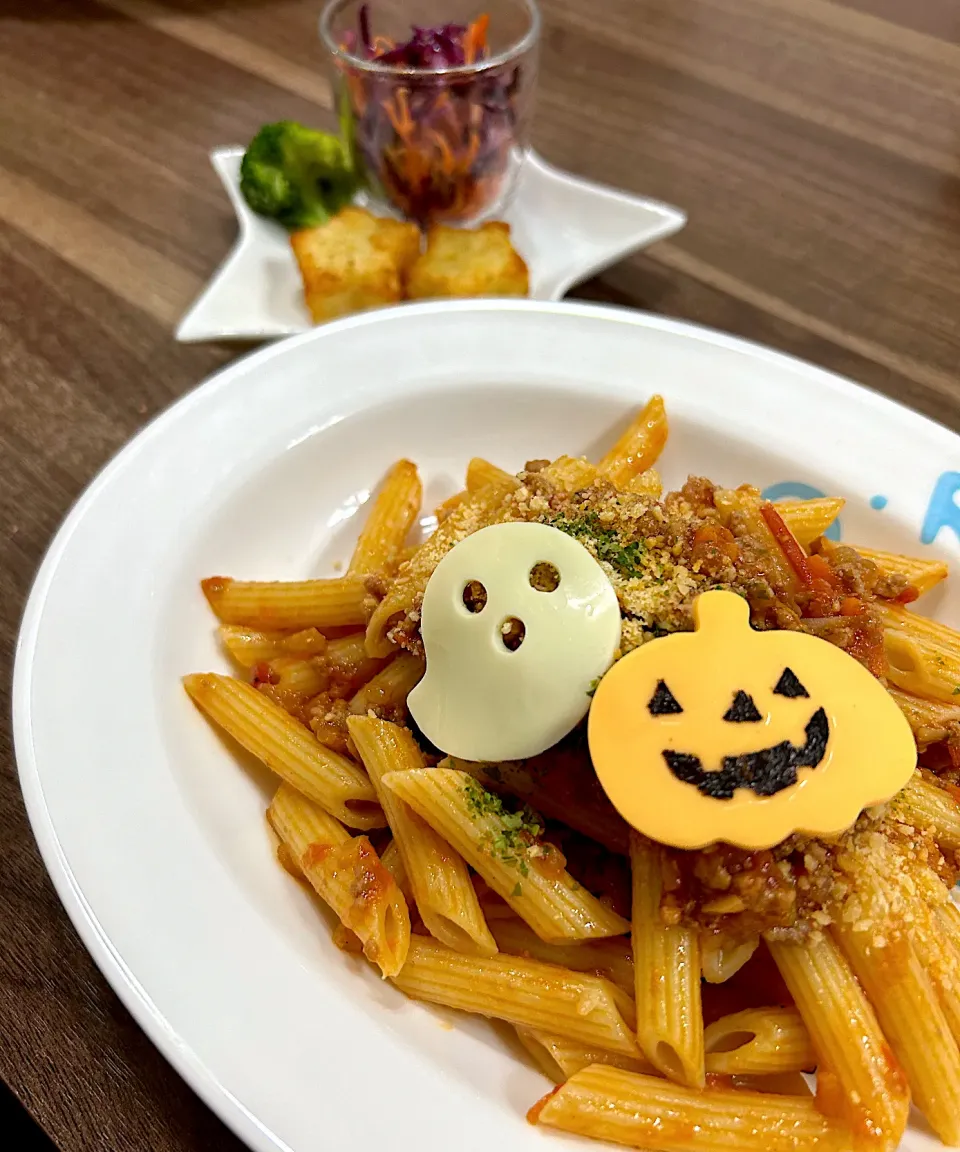 Snapdishの料理写真:ハロウィン⭐︎ペンネボロネーゼ|ゆりちさん