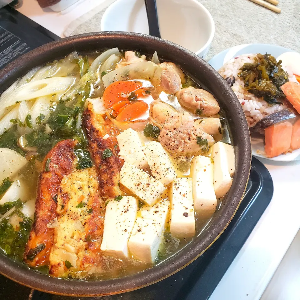 鶏塩鍋！　焼き鮭とごはん　明日に持ち越し3連休の節約ごはん|もりぞうさん