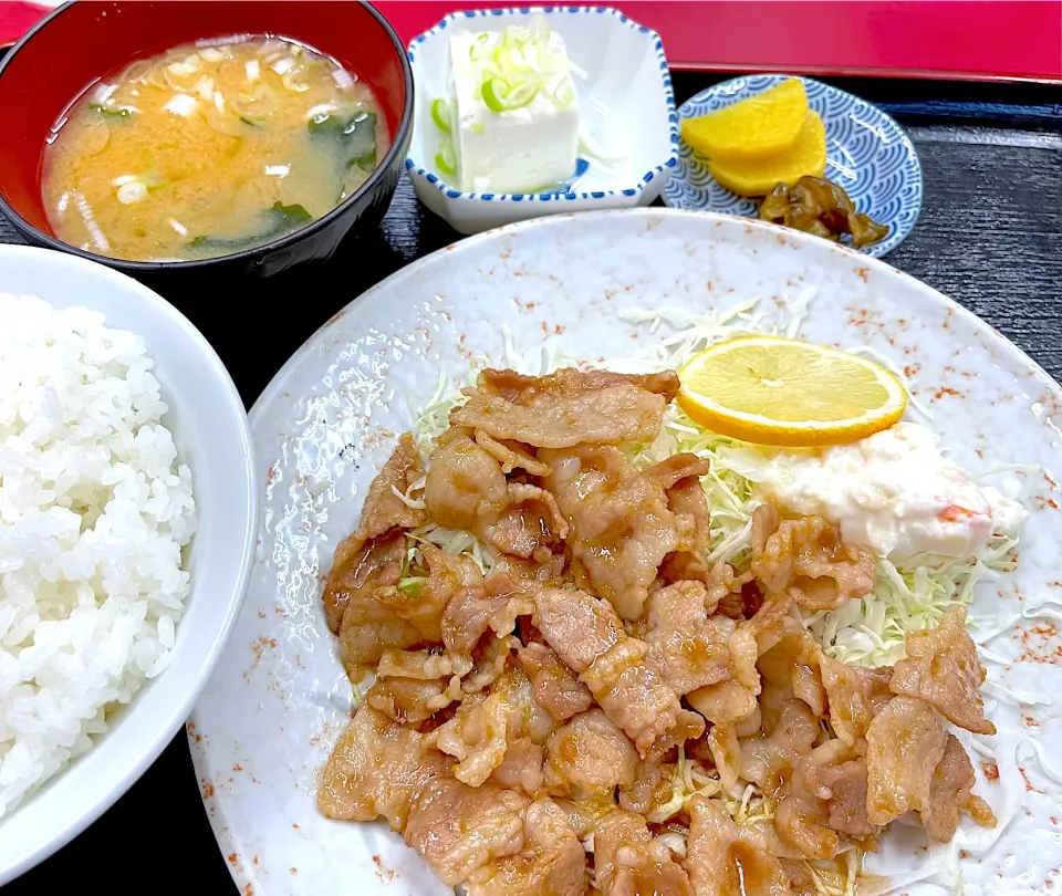 Snapdishの料理写真:生姜焼き定食|Noriyuki Saitoさん