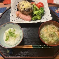 Snapdishの料理写真:ハンバーグ定食|くろさん