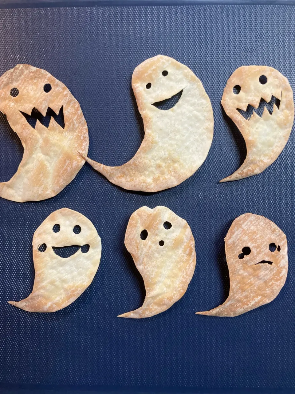 もふレシピさんのハロウィンに！餃子の皮でオバケチップス♪ #楽天レシピ|楽天レシピさん