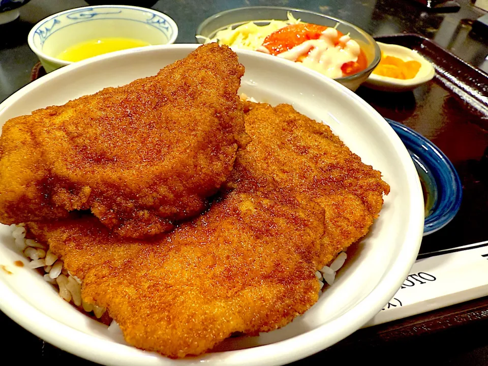 Snapdishの料理写真:ソースカツ丼|もうちゃんさん