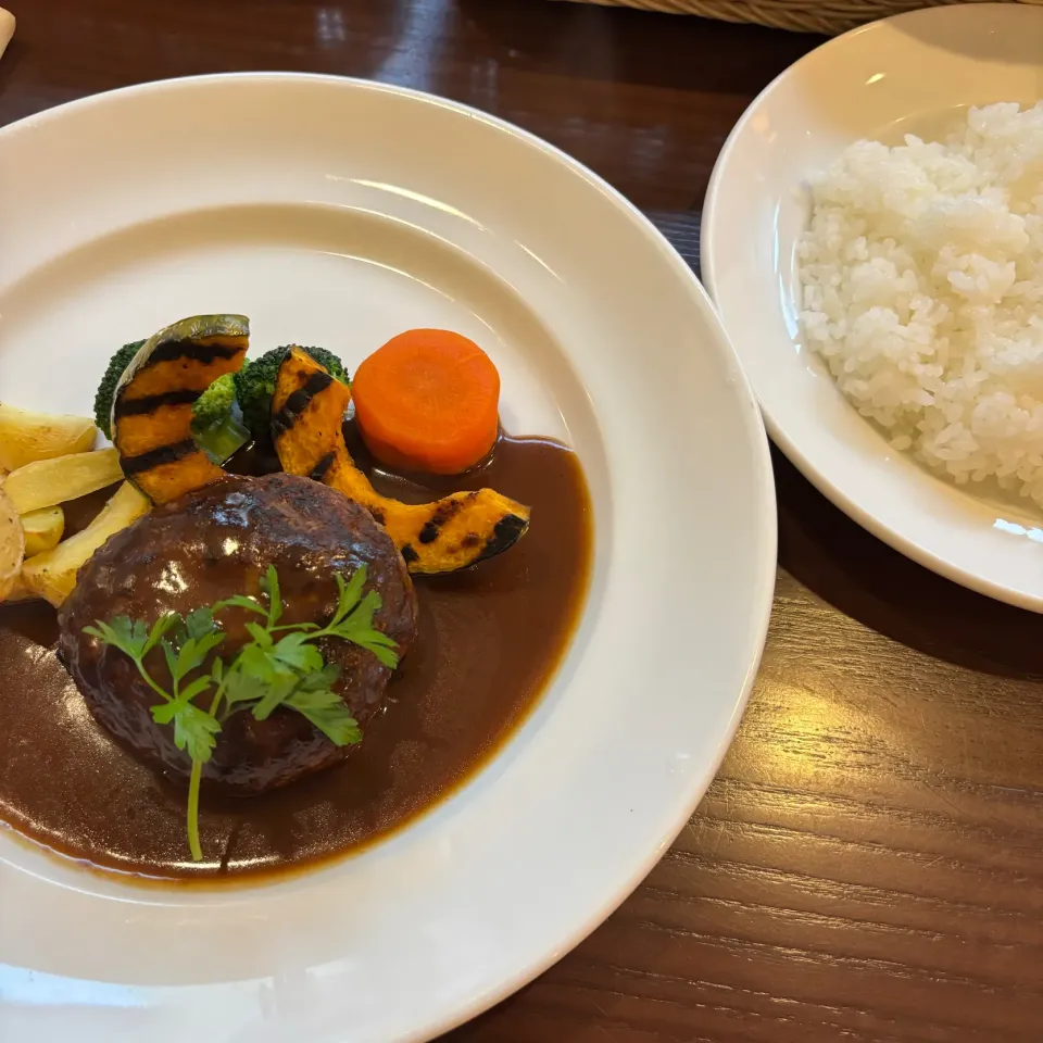 Snapdishの料理写真:ハンバーグランチ(◍•ڡ•◍)❤|いつみさん