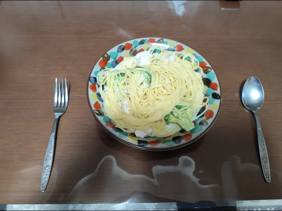 鶏むね肉とブロッコリーのクリームパスタ|早紀さん