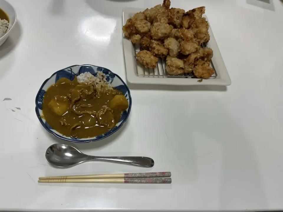 晩御飯☆雑穀米☆ポークカレー☆塩唐揚げ|Saharaさん