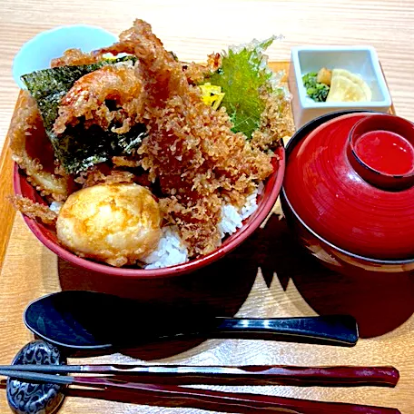 Snapdishの料理写真:【館山なぎさ食堂】海鮮上天丼|ひよこさん