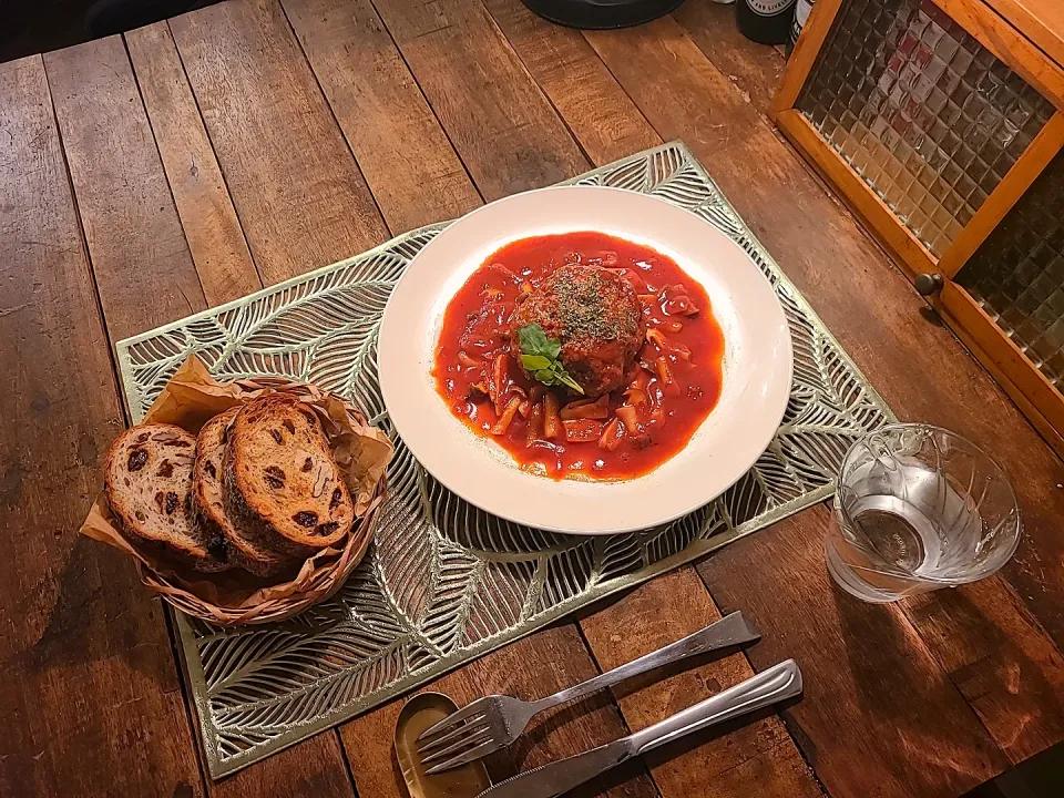 Yummy にお任せ！トマト煮込みハンバーグ|KEITAさん