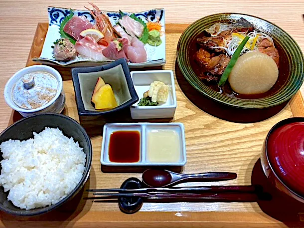 【館山なぎさ食堂】地魚あら炊き御膳|ひよこさん