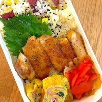 さつまいもご飯照り焼きチキン弁当|かな🐷さん