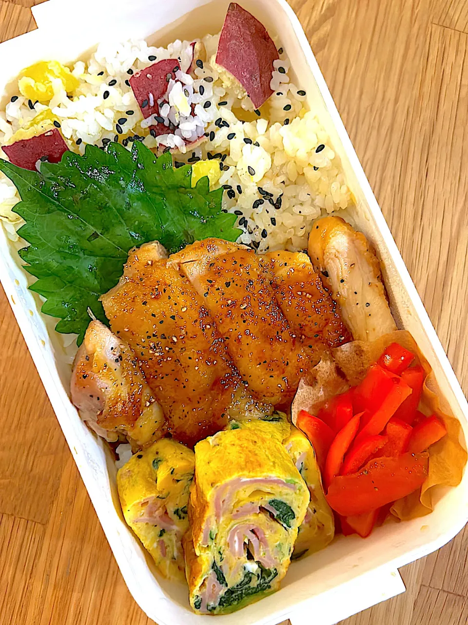 さつまいもご飯照り焼きチキン弁当|かな🐷さん