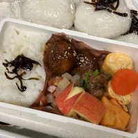 Snapdishの料理写真:ミートボール弁当|たんぽぽさん