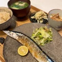 Snapdishの料理写真:秋刀魚の塩焼き定食| pontalさん