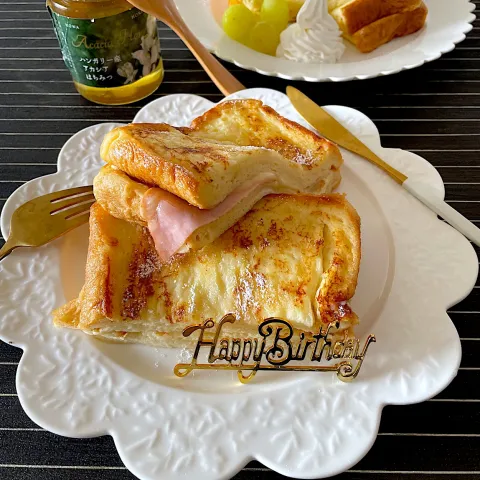 「雪印北海道バター」を使ってみたSnapdishの料理・レシピ写真:こずりんさんの料理 フレンチトーストベーコンチーズサンドでお誕生日おめでとう🎂🎉