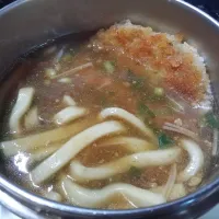 Snapdishの料理写真:牛丼残り汁のとろみ付きコロッケうどん|darkbaronさん